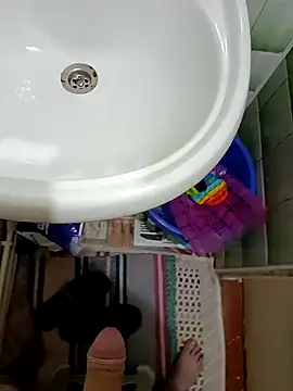 Snapshot of Tyhguhhijh chatting on 12-14-25, 09:08 Tyhguhhijh online show from 12-14-25, 09:08