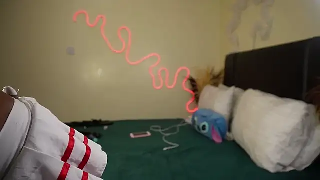 Snapshot of _Watuluv_ chatting on 01-31-25, 08:43  Watuluv  online show from 01-31-25, 08:43