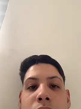 matheuszk 007 online show from 10-18-25, 05:14