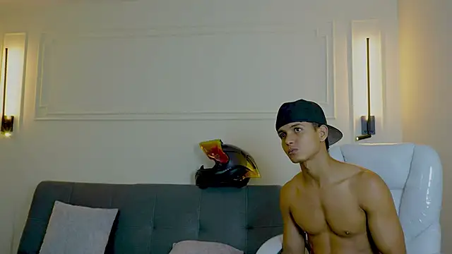 Snapshot of Paradise_boy_s chatting on 01-29-25, 11:04 Paradise boy s online show from 01-29-25, 11:04