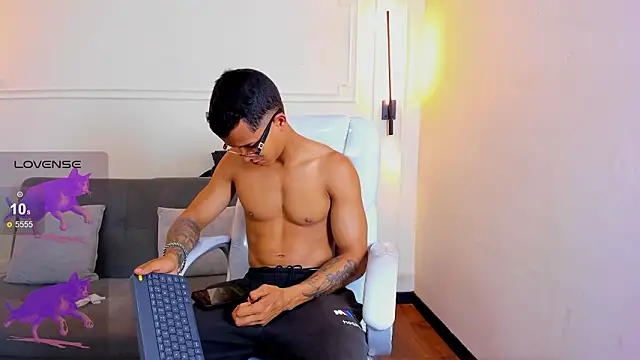 Paradise boy s online show from 02-28-26, 05:58