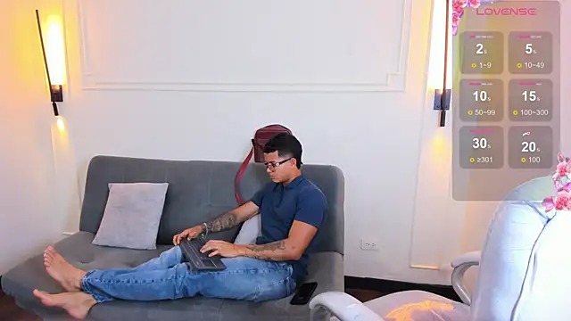 Paradise boy s online show from 04-07-26, 06:19