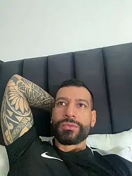 Snapshot of Yorby_Maxx1 chatting on 03-22-25, 05:09 Yorby Maxx1 online show from 03-22-25, 05:09