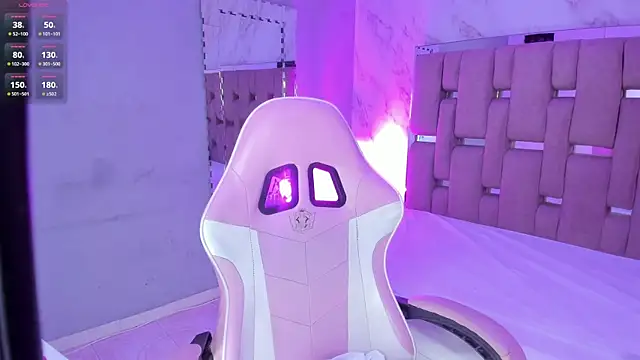 Snapshot of ThanaSaadi chatting on 12-14-25, 05:02 ThanaSaadi online show from 12-14-25, 05:02