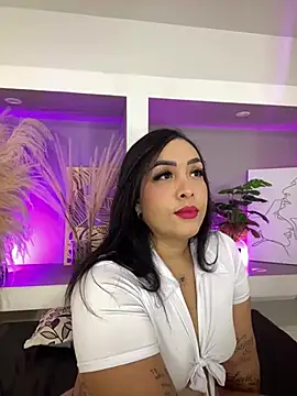 Snapshot of Sheeryl__ chatting on 05-08-26, 05:35 Sheeryl online show from 05-08-26, 05:35