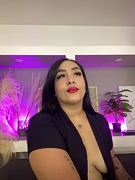 Snapshot of Sheeryl__ chatting on 06-25-26, 05:23 Sheeryl online show from 06-25-26, 05:23