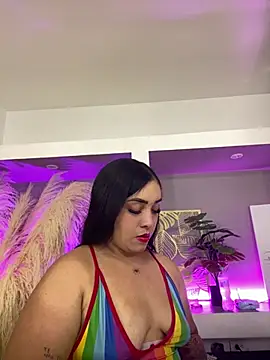 Snapshot of Sheeryl__ chatting on 07-25-26, 05:38 Sheeryl online show from 07-25-26, 05:38