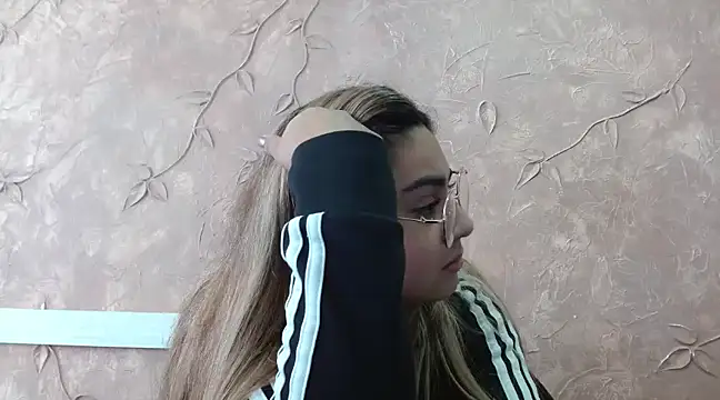 Miabonnett  online show from 02-10-25, 07:07