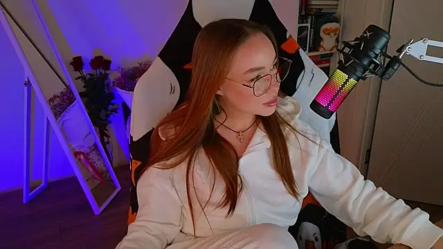 Emili1- online show from 03-11-25, 12:17