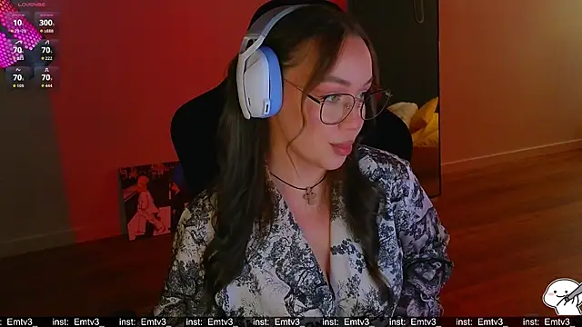 Snapshot of Emili1- chatting on 07-28-26, 11:39 Emili1- online show from 07-28-26, 11:39