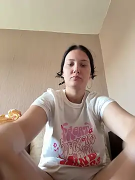 Snapshot of Tinti0304 chatting on 05-14-26, 11:17 Tinti0304 online show from 05-14-26, 11:17