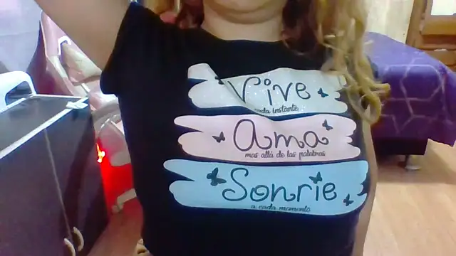 Snapshot of Jennxdolls chatting on 12-02-24, 08:33 Jennxdolls online show from 12-02-24, 08:33