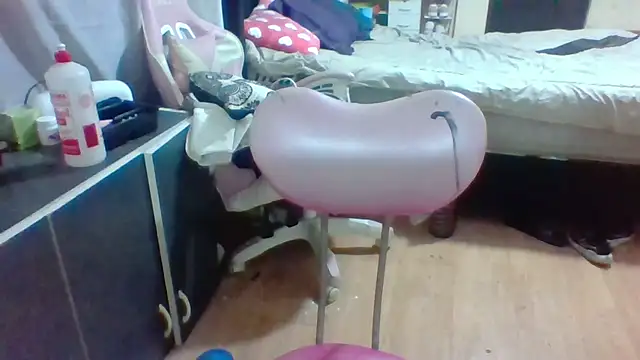 Snapshot of Jennxdolls chatting on 12-27-24, 10:37 Jennxdolls online show from 12-27-24, 10:37