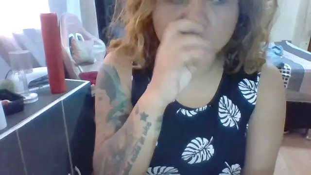 Snapshot of Jennxdolls chatting on 01-04-25, 02:56 Jennxdolls online show from 01-04-25, 02:56