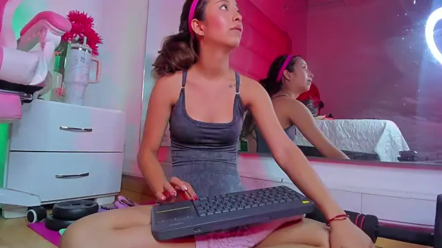 little-Emma online show from 02-03-25, 09:30