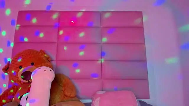 little-Emma online show from 03-22-25, 03:09