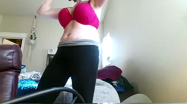 Snapshot of MonroeLoves chatting on 03-18-25, 10:48 MonroeLoves online show from 03-18-25, 10:48