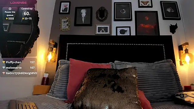 Charlotte  Benett online show from 02-27-25, 07:23