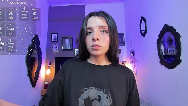 Charlotte  Benett online show from 03-16-25, 03:36