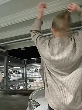 Snapshot of NickyGold_Official chatting on 12-21-24, 09:04 NickyGold Official online show from 12-21-24, 09:04