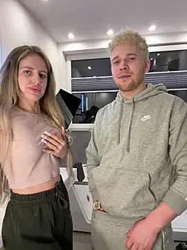 Snapshot of NickyGold_Official chatting on 02-26-25, 12:27 NickyGold Official online show from 02-26-25, 12:27