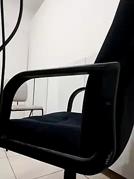 Snapshot of tatoocba88 chatting on 10-27-25, 07:40 tatoocba88 online show from 10-27-25, 07:40