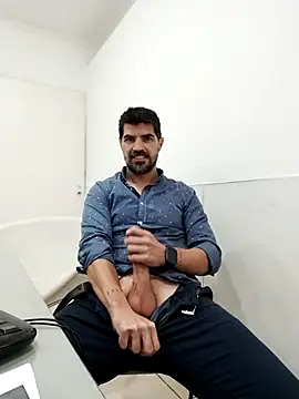 Snapshot of tatoocba88 chatting on 11-11-25, 07:36 tatoocba88 online show from 11-11-25, 07:36