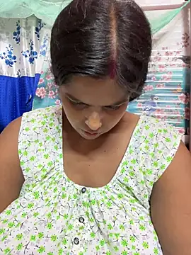 Snapshot of Beauty-queen chatting on 06-28-26, 01:39 Beauty-queen online show from 06-28-26, 01:39