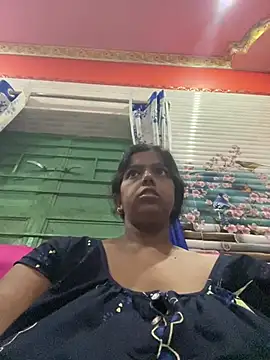 Snapshot of Beauty-queen chatting on 06-30-26, 12:00 Beauty-queen online show from 06-30-26, 12:00