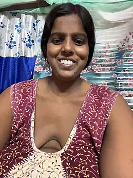 Snapshot of Beauty-queen chatting on 07-05-26, 02:46 Beauty-queen online show from 07-05-26, 02:46