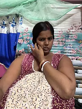 Snapshot of Beauty-queen chatting on 07-13-26, 02:31 Beauty-queen online show from 07-13-26, 02:31