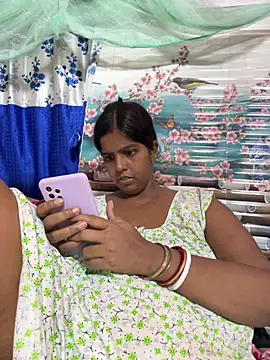 Snapshot of Beauty-queen chatting on 07-15-26, 04:01 Beauty-queen online show from 07-15-26, 04:01