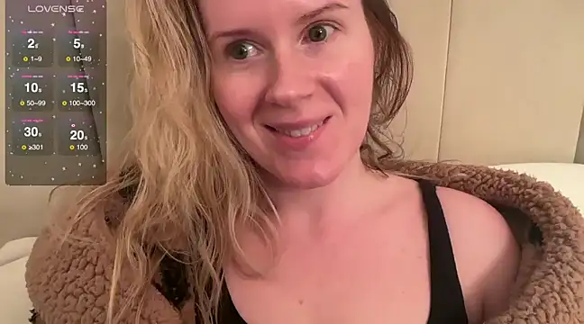 Snapshot of redheadrosie69 chatting on 03-09-25, 06:32 redheadrosie69 online show from 03-09-25, 06:32