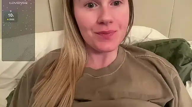 Snapshot of redheadrosie69 chatting on 03-11-25, 08:09 redheadrosie69 online show from 03-11-25, 08:09