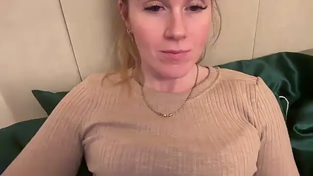 Snapshot of redheadrosie69 chatting on 12-04-25, 08:06 redheadrosie69 online show from 12-04-25, 08:06