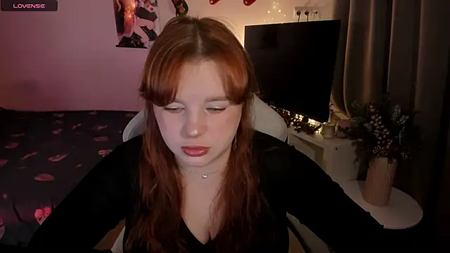 Snapshot of _Lisa_x chatting on 12-31-24, 10:37 Lisa x online show from 12-31-24, 10:37