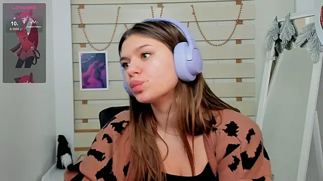 Josephine Kiss online show from 01-11-25, 05:40