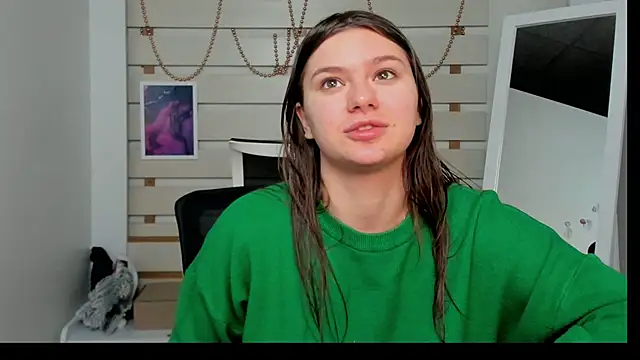 Josephine Kiss online show from 01-28-25, 09:40