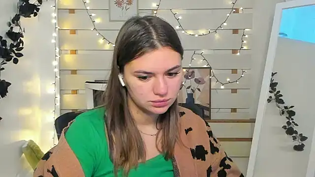 Josephine Kiss online show from 11-15-25, 01:29