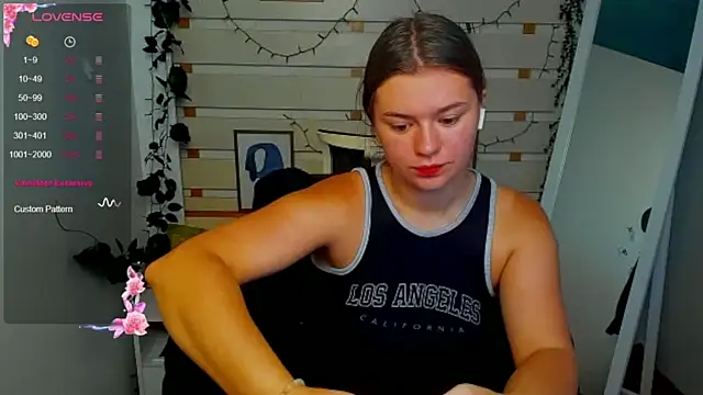 Josephine Kiss online show from 08-05-26, 02:20