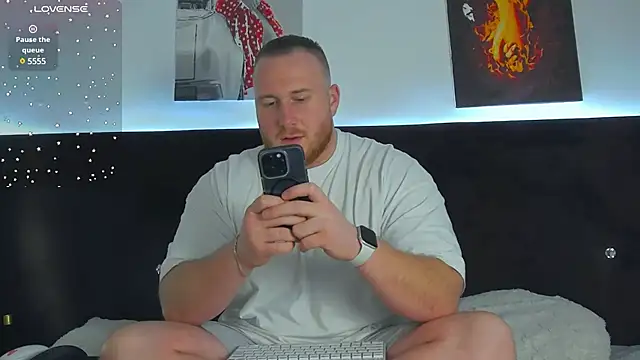 Snapshot of RoddyStill chatting on 01-05-25, 07:38 RoddyStill online show from 01-05-25, 07:38