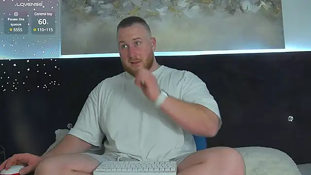 Snapshot of RoddyStill chatting on 03-11-25, 02:40 RoddyStill online show from 03-11-25, 02:40