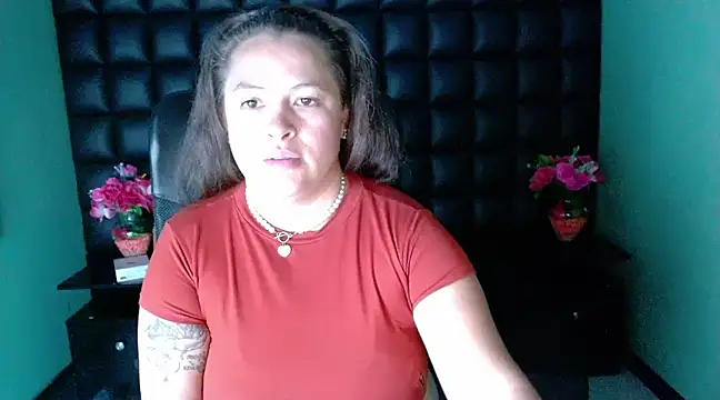 Snapshot of SaraThomso chatting on 12-03-24, 09:00 SaraThomso online show from 12-03-24, 09:00