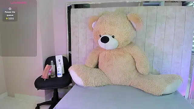 Danna 777  online show from 10-14-25, 08:09