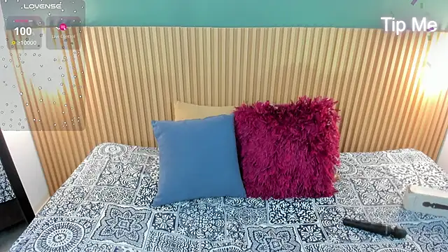  anavictoria  online show from 10-20-25, 01:22