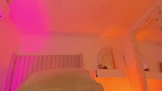 Shelynna azzul online show from 02-28-26, 08:43