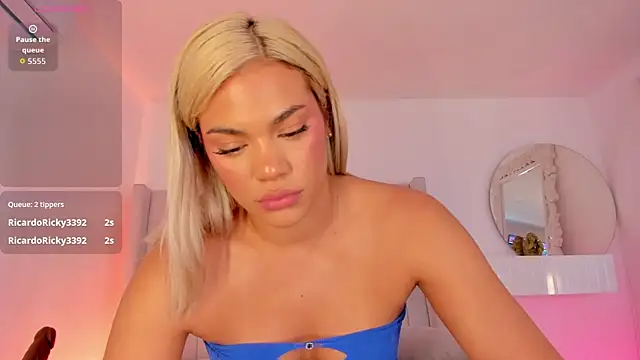 Shelynna azzul online show from 04-21-26, 01:42