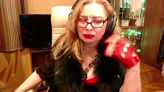 Snapshot of Miss_Tress chatting on 06-06-26, 09:41 Miss Tress online show from 06-06-26, 09:41