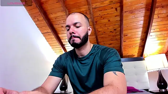 Tom Bailey online show from 11-08-25, 01:11