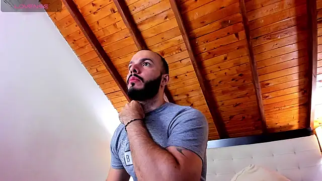 Tom Bailey online show from 12-15-25, 12:20